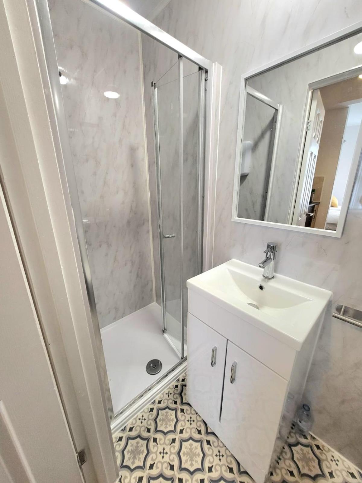 London En-Suite Double Rooms - Leytonstone E11 Екстер'єр фото